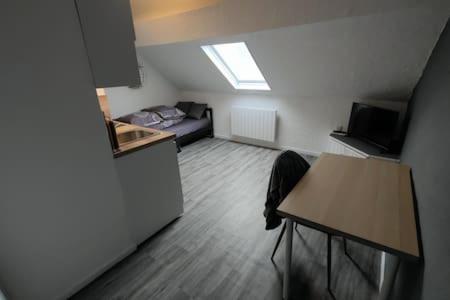 Studio "Sous Les Toits", Proche Hyper Centre Et Commerces ! Valenciennes Extérieur photo